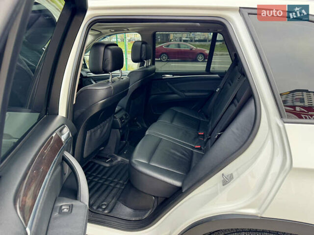Білий БМВ Х5, об'ємом двигуна 3 л та пробігом 162 тис. км за 22500 $, фото 24 на Automoto.ua