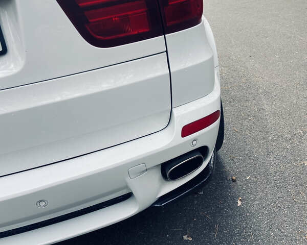 Белый БМВ Х5, объемом двигателя 2.98 л и пробегом 141 тыс. км за 16300 $, фото 5 на Automoto.ua