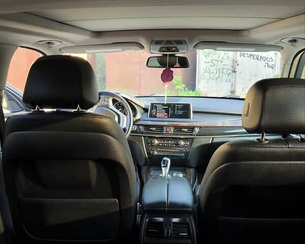 Белый БМВ Х5, объемом двигателя 3 л и пробегом 210 тыс. км за 18900 $, фото 13 на Automoto.ua