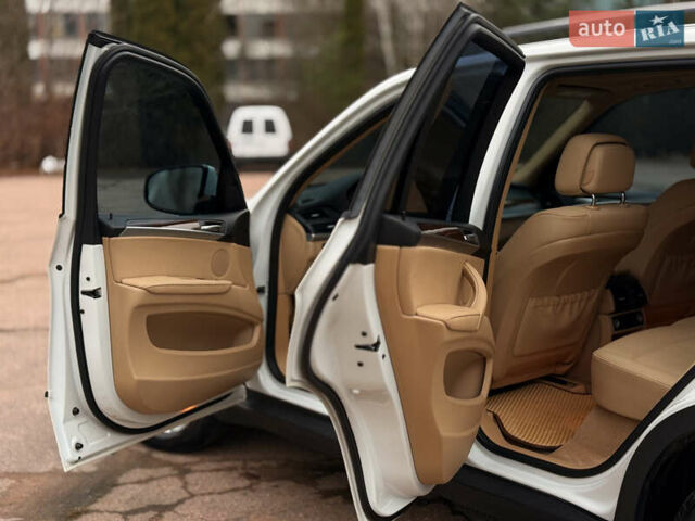 Білий БМВ Х5, об'ємом двигуна 2.98 л та пробігом 234 тис. км за 14800 $, фото 12 на Automoto.ua