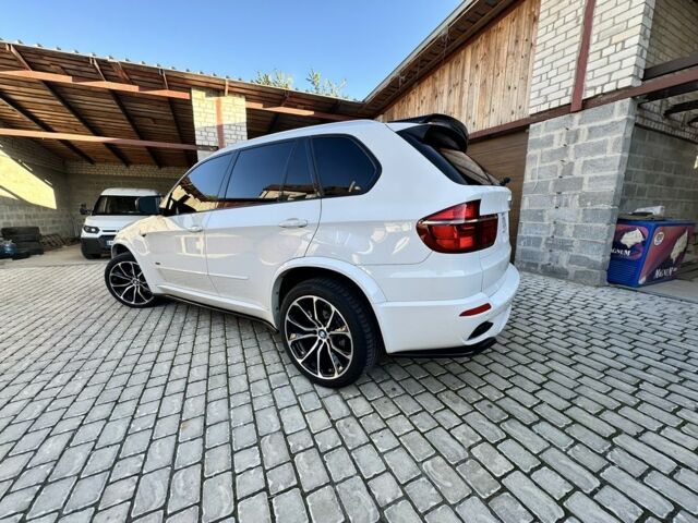 Белый БМВ Х5, объемом двигателя 3 л и пробегом 217 тыс. км за 17000 $, фото 2 на Automoto.ua