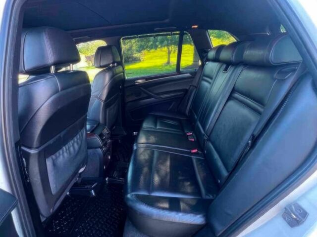 Белый БМВ Х5, объемом двигателя 4.4 л и пробегом 83 тыс. км за 4750 $, фото 12 на Automoto.ua