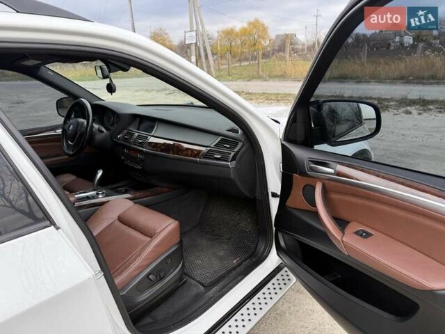 Белый БМВ Х5, объемом двигателя 2.98 л и пробегом 190 тыс. км за 16200 $, фото 3 на Automoto.ua