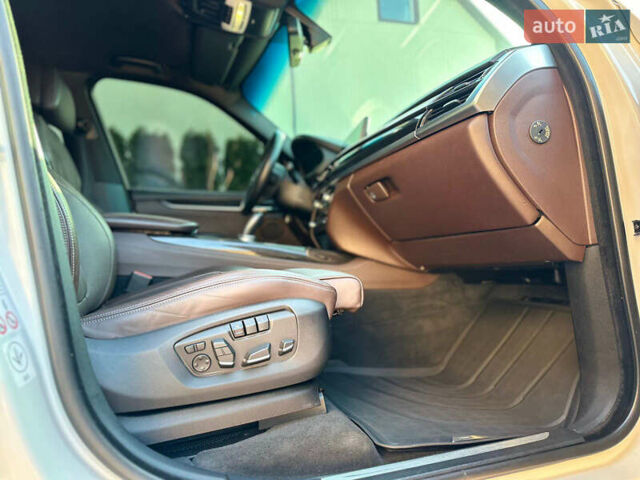 Белый БМВ Х5, объемом двигателя 2.99 л и пробегом 210 тыс. км за 32500 $, фото 19 на Automoto.ua