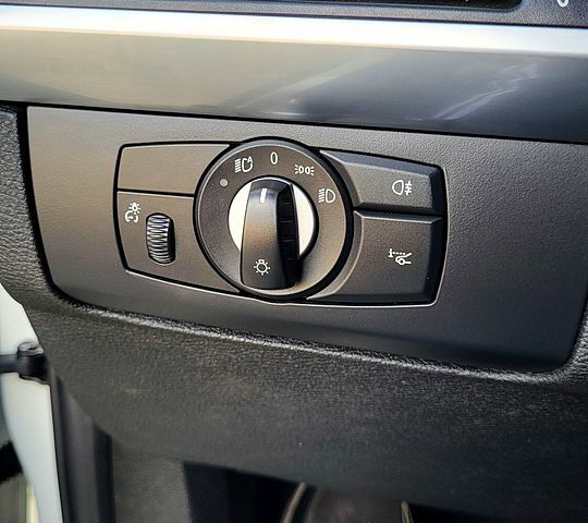 Белый БМВ Х5, объемом двигателя 3 л и пробегом 200 тыс. км за 27500 $, фото 6 на Automoto.ua