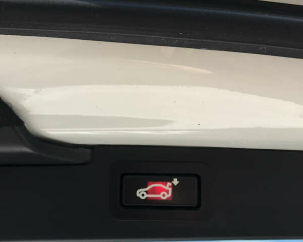 Білий БМВ Х5, об'ємом двигуна 3 л та пробігом 280 тис. км за 17900 $, фото 12 на Automoto.ua