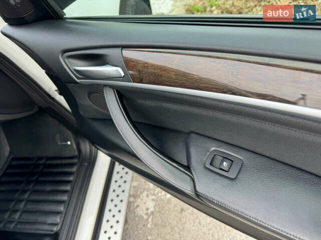 Білий БМВ Х5, об'ємом двигуна 3 л та пробігом 162 тис. км за 22500 $, фото 37 на Automoto.ua