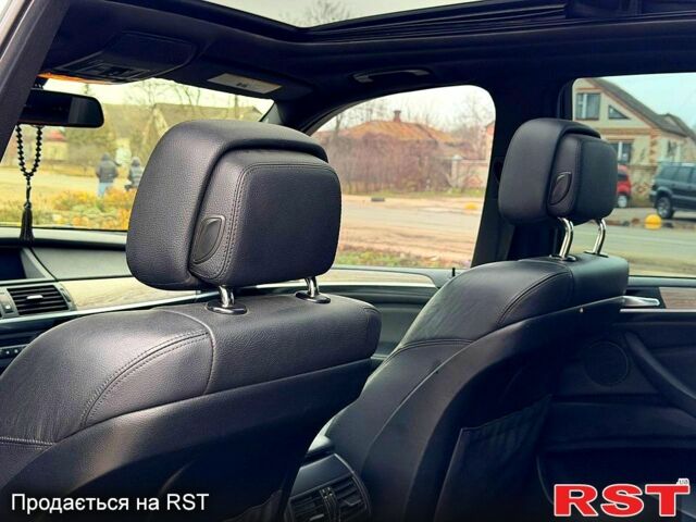 Белый БМВ Х5, объемом двигателя 3 л и пробегом 180 тыс. км за 14850 $, фото 9 на Automoto.ua