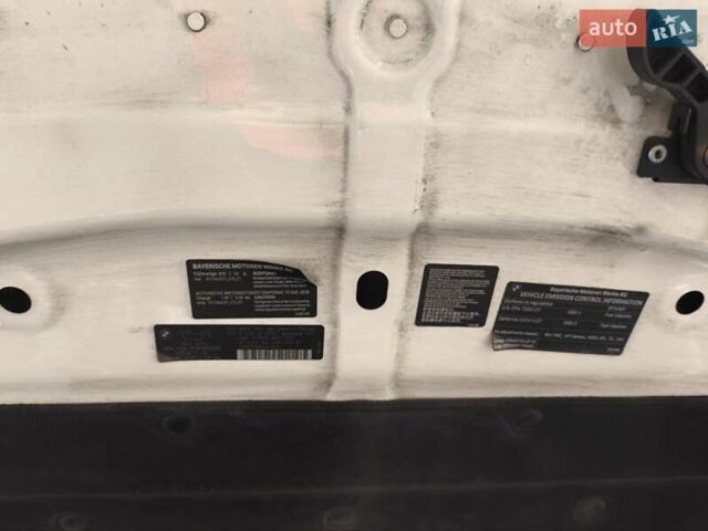 Белый БМВ Х5, объемом двигателя 3 л и пробегом 210 тыс. км за 18900 $, фото 28 на Automoto.ua