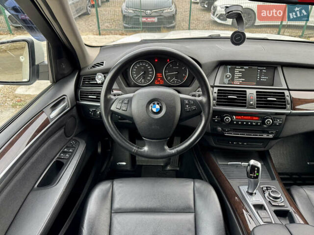 Білий БМВ Х5, об'ємом двигуна 3 л та пробігом 162 тис. км за 22500 $, фото 43 на Automoto.ua