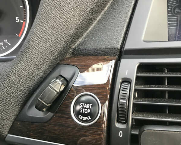 Білий БМВ Х5, об'ємом двигуна 3 л та пробігом 280 тис. км за 17900 $, фото 30 на Automoto.ua