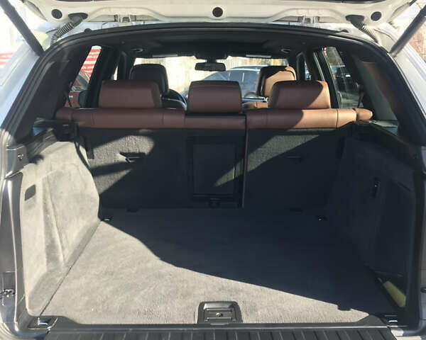 Білий БМВ Х5, об'ємом двигуна 3 л та пробігом 280 тис. км за 17900 $, фото 14 на Automoto.ua