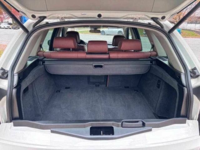 Белый БМВ Х5, объемом двигателя 3 л и пробегом 145 тыс. км за 7200 $, фото 9 на Automoto.ua