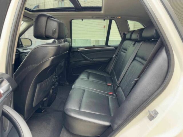 Белый БМВ Х5, объемом двигателя 3 л и пробегом 90 тыс. км за 6000 $, фото 12 на Automoto.ua