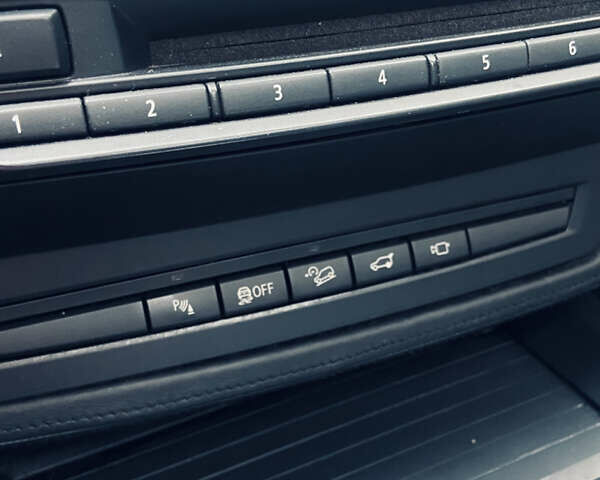 Белый БМВ Х5, объемом двигателя 2.98 л и пробегом 141 тыс. км за 16300 $, фото 25 на Automoto.ua