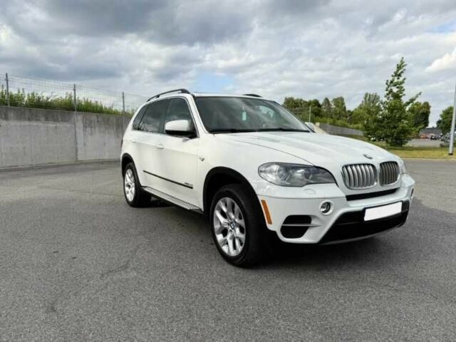 Белый БМВ Х5, объемом двигателя 3 л и пробегом 180 тыс. км за 12400 $, фото 1 на Automoto.ua
