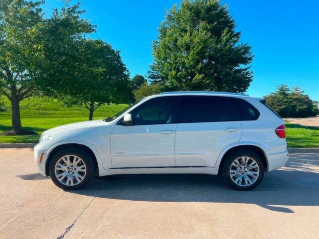 Белый БМВ Х5, объемом двигателя 4.4 л и пробегом 83 тыс. км за 4750 $, фото 4 на Automoto.ua