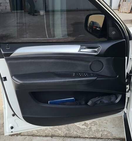 Белый БМВ Х5, объемом двигателя 2.99 л и пробегом 195 тыс. км за 30000 $, фото 36 на Automoto.ua