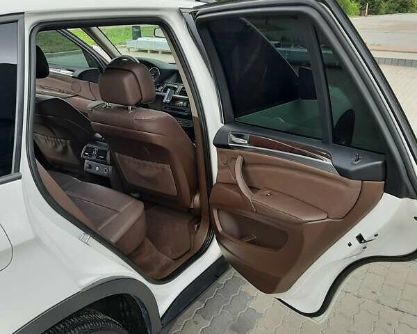 Белый БМВ Х5, объемом двигателя 2.98 л и пробегом 160 тыс. км за 15500 $, фото 20 на Automoto.ua