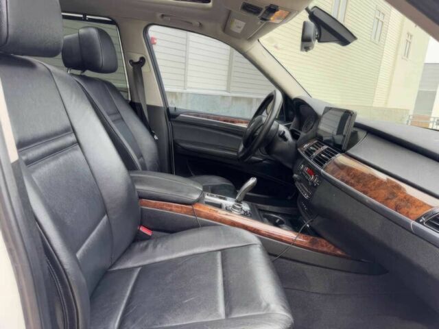 Белый БМВ Х5, объемом двигателя 3 л и пробегом 90 тыс. км за 6000 $, фото 10 на Automoto.ua