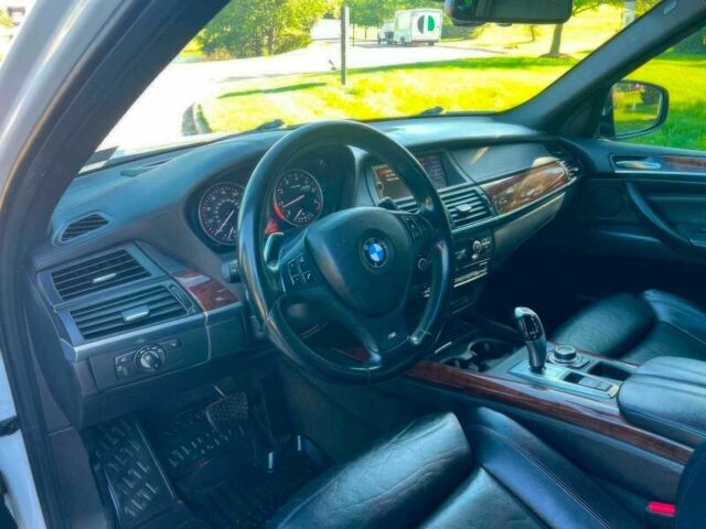 Белый БМВ Х5, объемом двигателя 4.4 л и пробегом 83 тыс. км за 4750 $, фото 8 на Automoto.ua