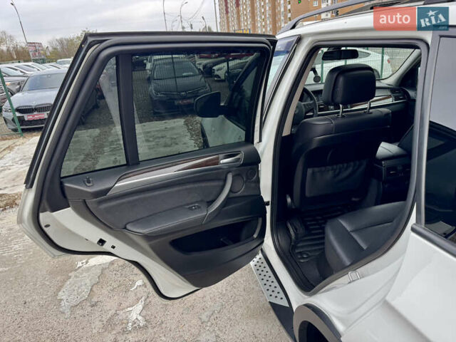 Білий БМВ Х5, об'ємом двигуна 3 л та пробігом 162 тис. км за 22500 $, фото 20 на Automoto.ua