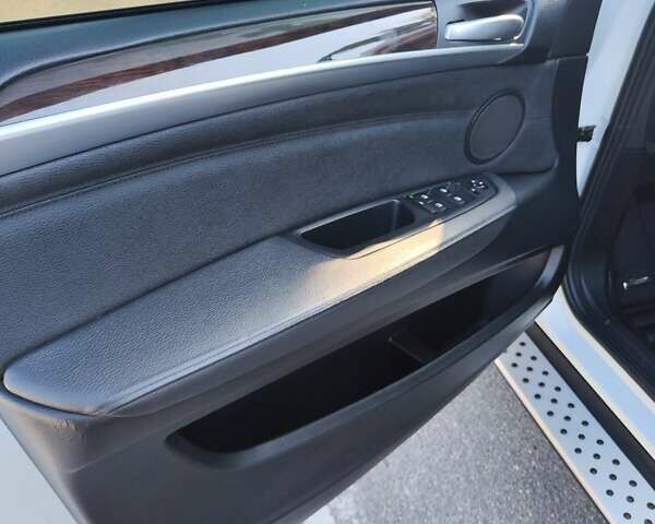 БМВ Х5 2013 в Киеве на Automoto.ua Белый БМВ Х5, объемом двигателя 3 л и пробегом 162 тыс. км за 22000 $, фото 25 на Automoto.ua