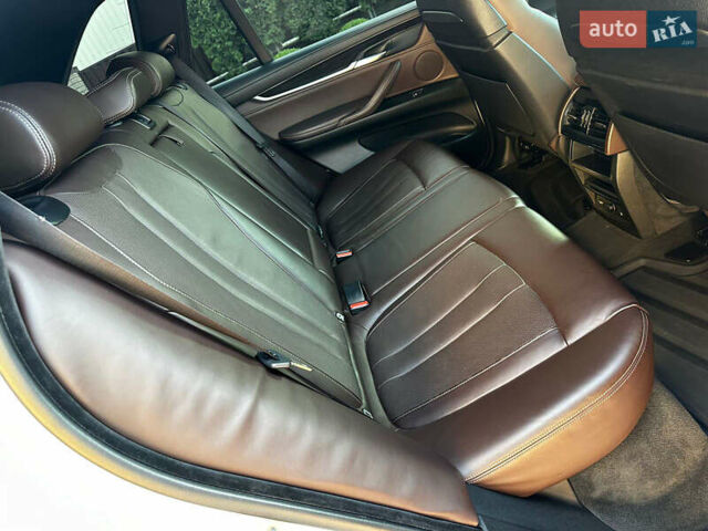 Белый БМВ Х5, объемом двигателя 2.99 л и пробегом 210 тыс. км за 32500 $, фото 35 на Automoto.ua