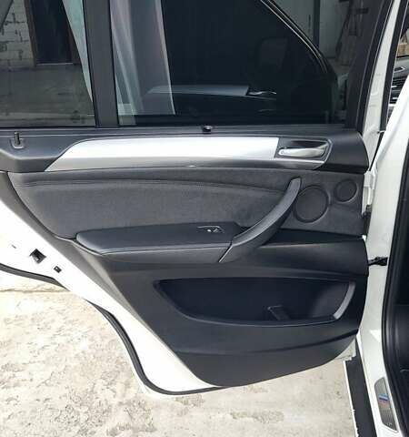 Белый БМВ Х5, объемом двигателя 2.99 л и пробегом 195 тыс. км за 30000 $, фото 31 на Automoto.ua