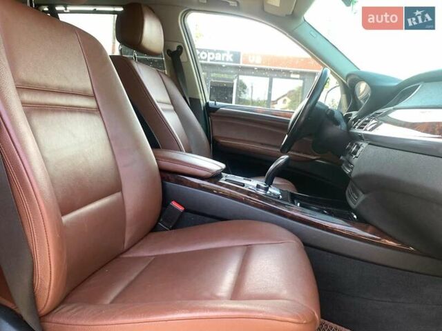 Белый БМВ Х5, объемом двигателя 3 л и пробегом 212 тыс. км за 17440 $, фото 27 на Automoto.ua