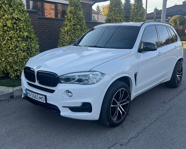 Белый БМВ Х5, объемом двигателя 2.99 л и пробегом 210 тыс. км за 32500 $, фото 2 на Automoto.ua
