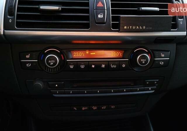 Белый БМВ Х5, объемом двигателя 2.99 л и пробегом 195 тыс. км за 30000 $, фото 27 на Automoto.ua