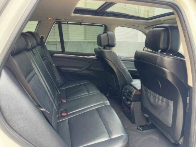 Белый БМВ Х5, объемом двигателя 3 л и пробегом 90 тыс. км за 6000 $, фото 11 на Automoto.ua