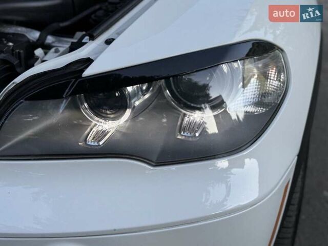 Білий БМВ Х5, об'ємом двигуна 2.99 л та пробігом 142 тис. км за 23999 $, фото 7 на Automoto.ua