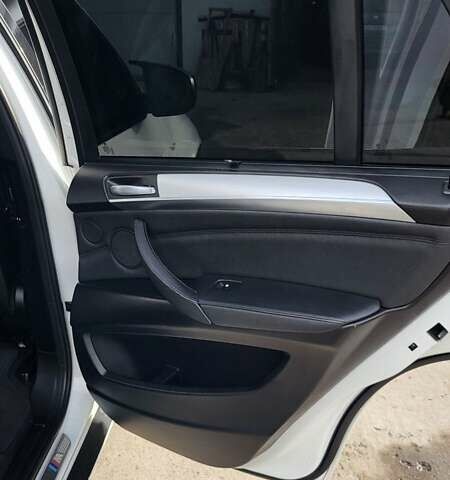 Белый БМВ Х5, объемом двигателя 2.99 л и пробегом 195 тыс. км за 30000 $, фото 10 на Automoto.ua