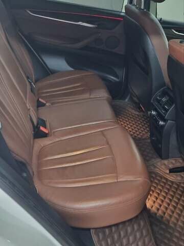 Белый БМВ Х5, объемом двигателя 2.98 л и пробегом 184 тыс. км за 22000 $, фото 21 на Automoto.ua