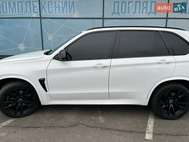 Білий БМВ Х5, об'ємом двигуна 3 л та пробігом 102 тис. км за 25500 $, фото 4 на Automoto.ua