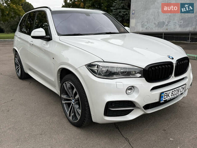 Білий БМВ Х5, об'ємом двигуна 2.99 л та пробігом 215 тис. км за 35000 $, фото 28 на Automoto.ua