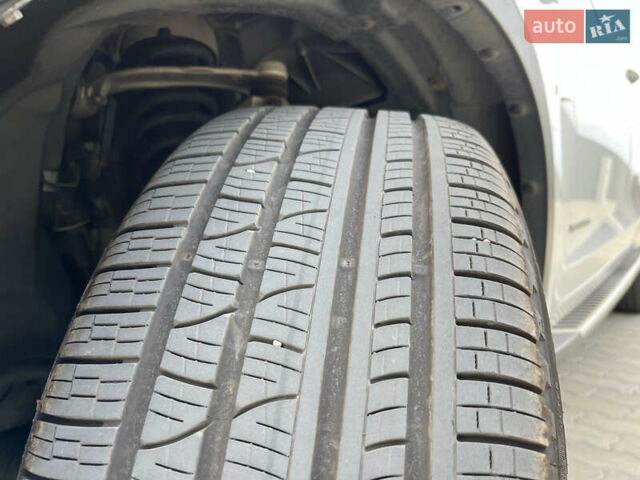 Белый БМВ Х5, объемом двигателя 3 л и пробегом 302 тыс. км за 18300 $, фото 17 на Automoto.ua