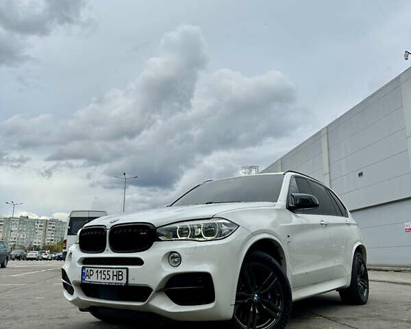 Белый БМВ Х5, объемом двигателя 3 л и пробегом 263 тыс. км за 35900 $, фото 2 на Automoto.ua