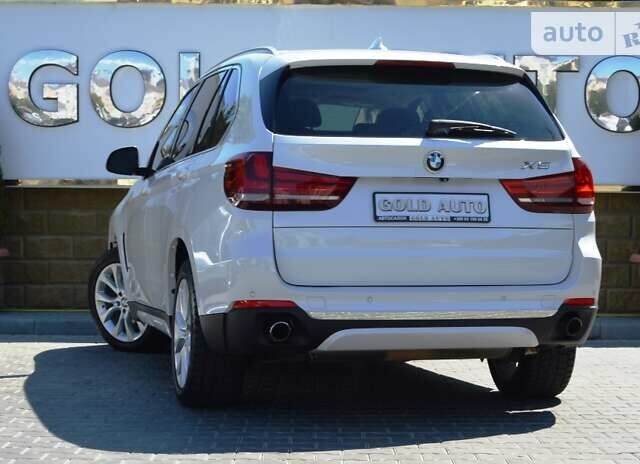 Белый БМВ Х5, объемом двигателя 3 л и пробегом 175 тыс. км за 21900 $, фото 7 на Automoto.ua