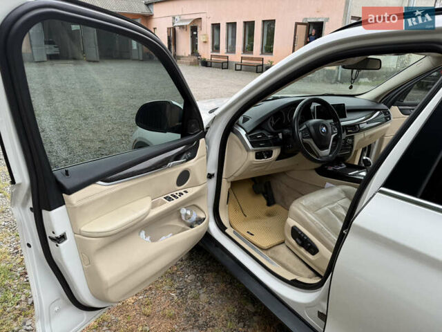 Білий БМВ Х5, об'ємом двигуна 2.99 л та пробігом 281 тис. км за 27500 $, фото 12 на Automoto.ua