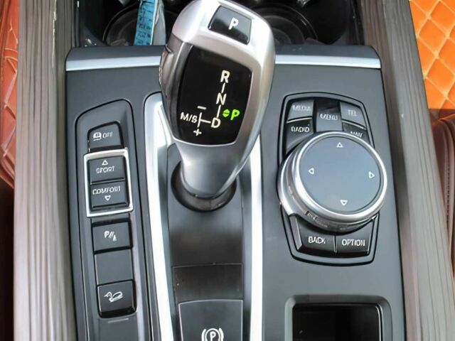 Белый БМВ Х5, объемом двигателя 3 л и пробегом 86 тыс. км за 13500 $, фото 12 на Automoto.ua