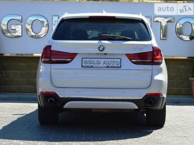 Белый БМВ Х5, объемом двигателя 3 л и пробегом 175 тыс. км за 21900 $, фото 9 на Automoto.ua
