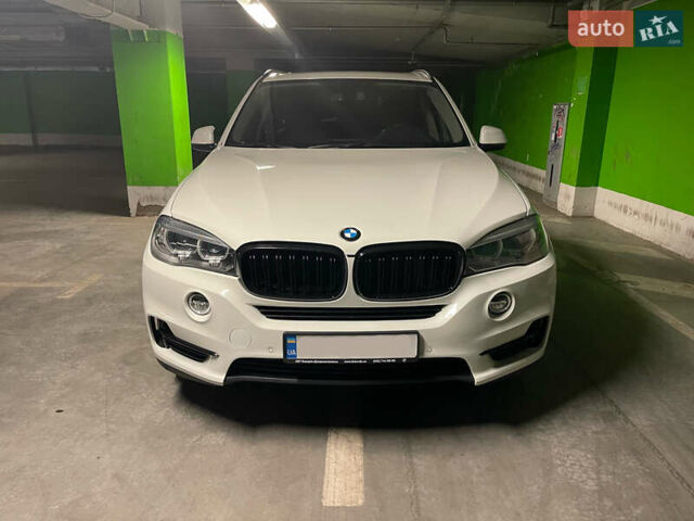 Белый БМВ Х5, объемом двигателя 3 л и пробегом 159 тыс. км за 25000 $, фото 17 на Automoto.ua