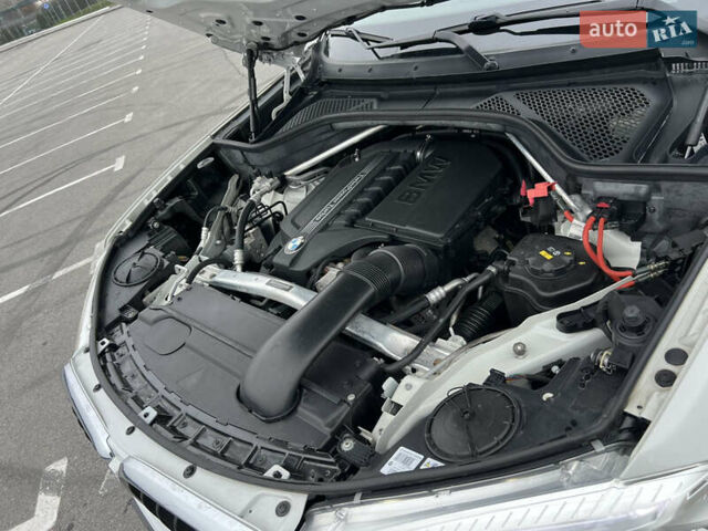 Белый БМВ Х5, объемом двигателя 2.98 л и пробегом 172 тыс. км за 22499 $, фото 20 на Automoto.ua