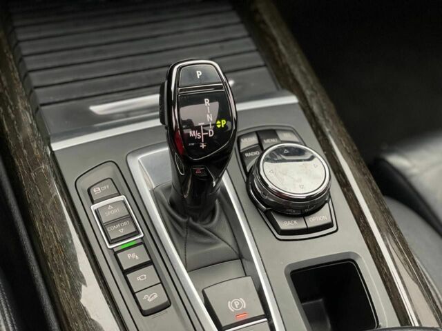 Белый БМВ Х5, объемом двигателя 3 л и пробегом 289 тыс. км за 26400 $, фото 15 на Automoto.ua