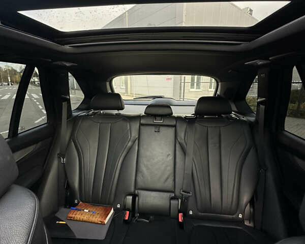 Белый БМВ Х5, объемом двигателя 3 л и пробегом 263 тыс. км за 35900 $, фото 36 на Automoto.ua