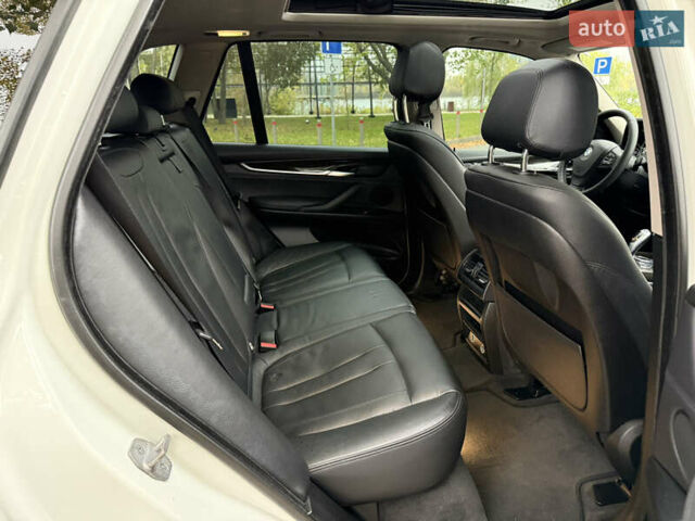 Белый БМВ Х5, объемом двигателя 3 л и пробегом 287 тыс. км за 23999 $, фото 48 на Automoto.ua