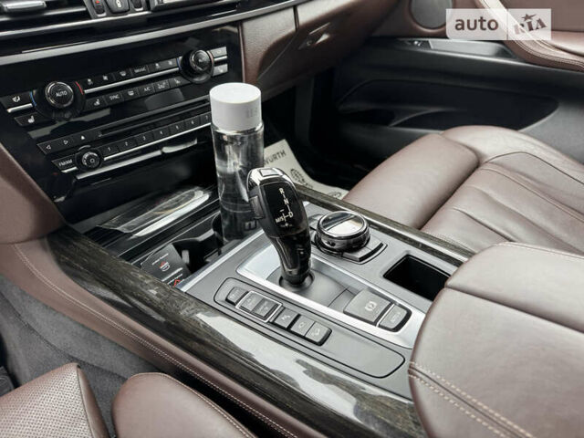 Білий БМВ Х5, об'ємом двигуна 2.99 л та пробігом 185 тис. км за 35000 $, фото 14 на Automoto.ua
